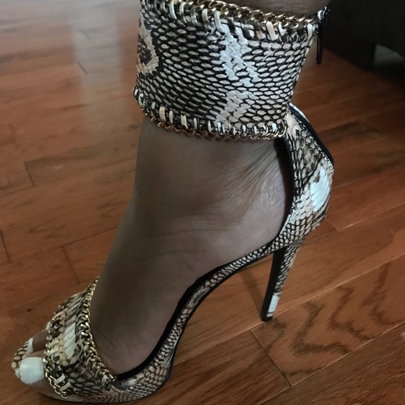 Shoes - Picture 3 of 4
